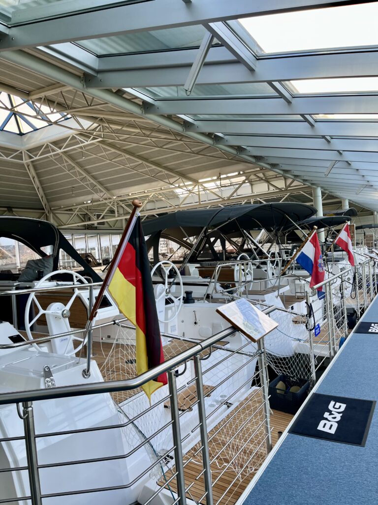 Yachten Meltl Ausstellung Yachtzentrum 768x1024 1