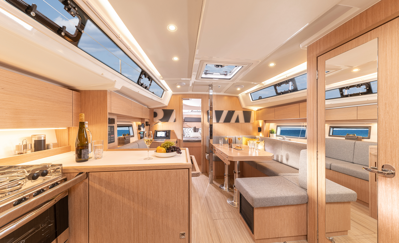 C38 BAVARIA salon