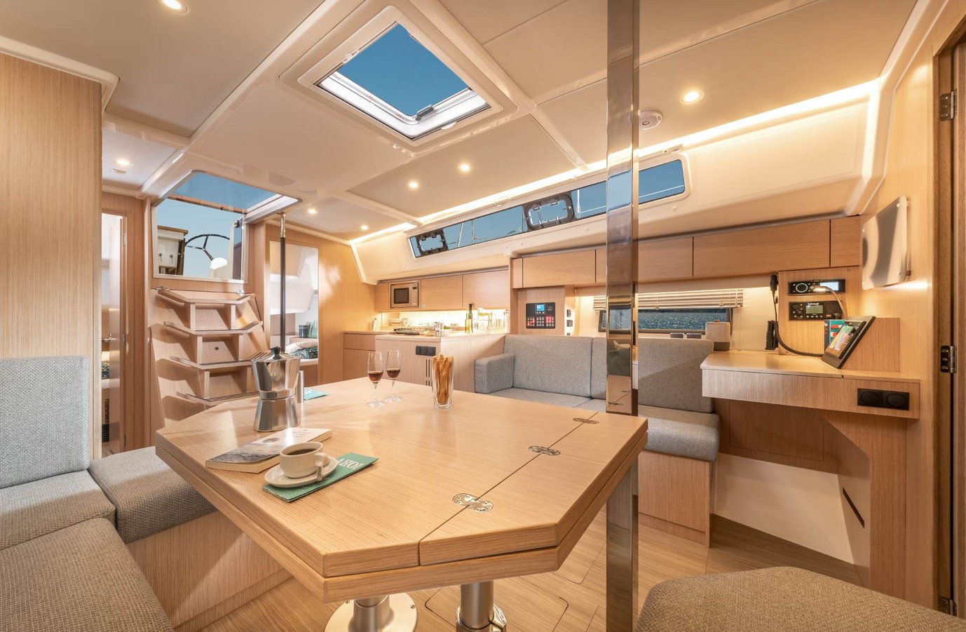 csm bavaria sy cline c42 interior 03 66e5ae17cb
