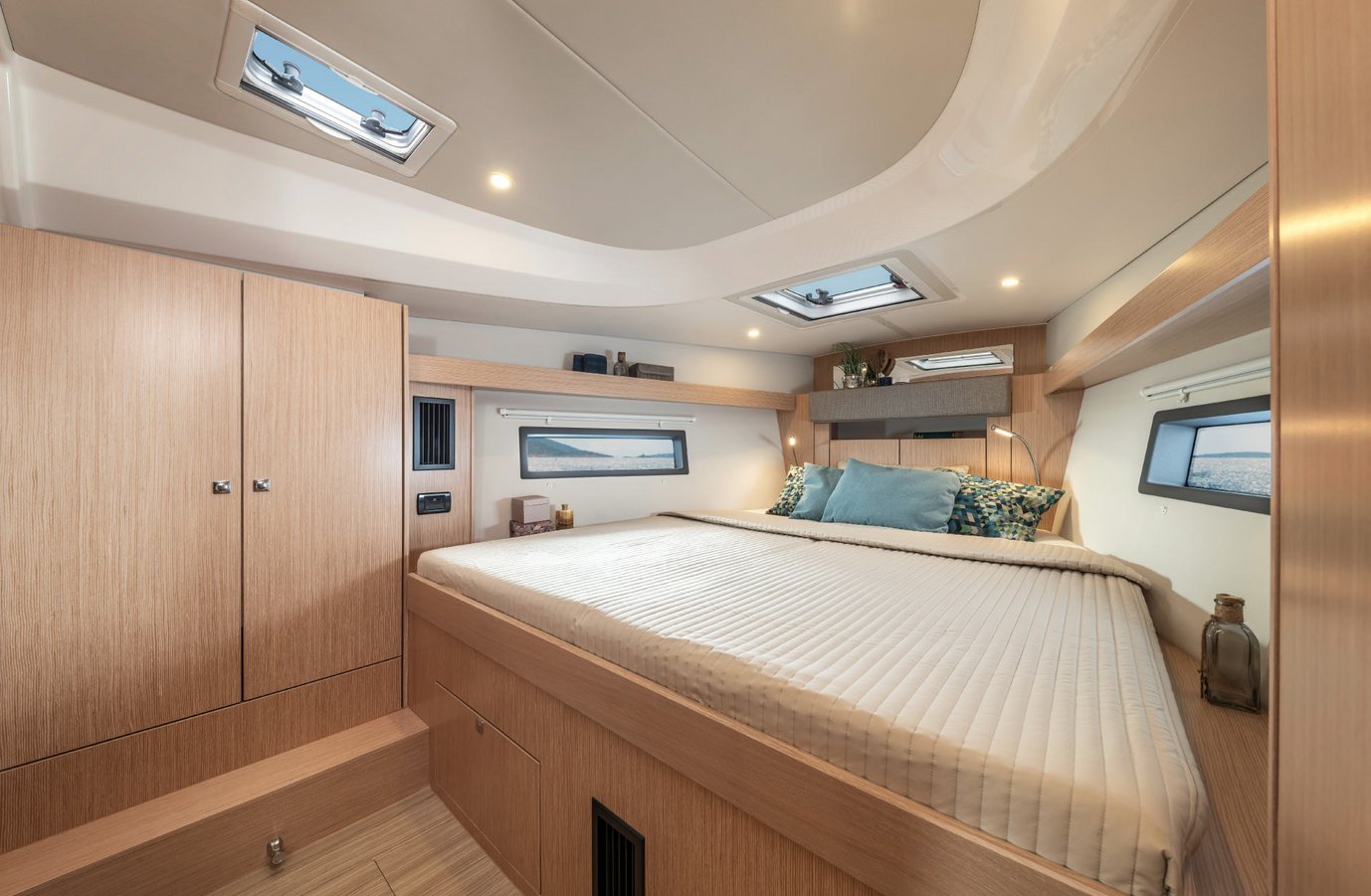 csm bavaria sy cline c42 interior 06 04a5f1c14c