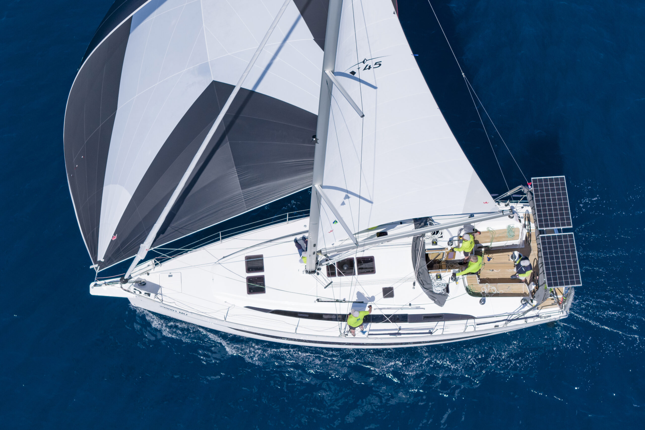 default Bavaria Yachts Voyager 45 Draufsicht scaled