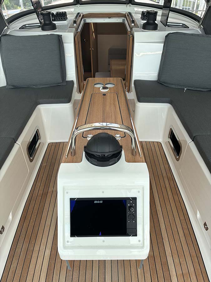 Bavaria Voyager-45_Yachten-Meltl-Salon-wystawowy-obejrzenie (4) Bavaria Voyager 45 Yachten Meltl Schauraum besichtigen 4