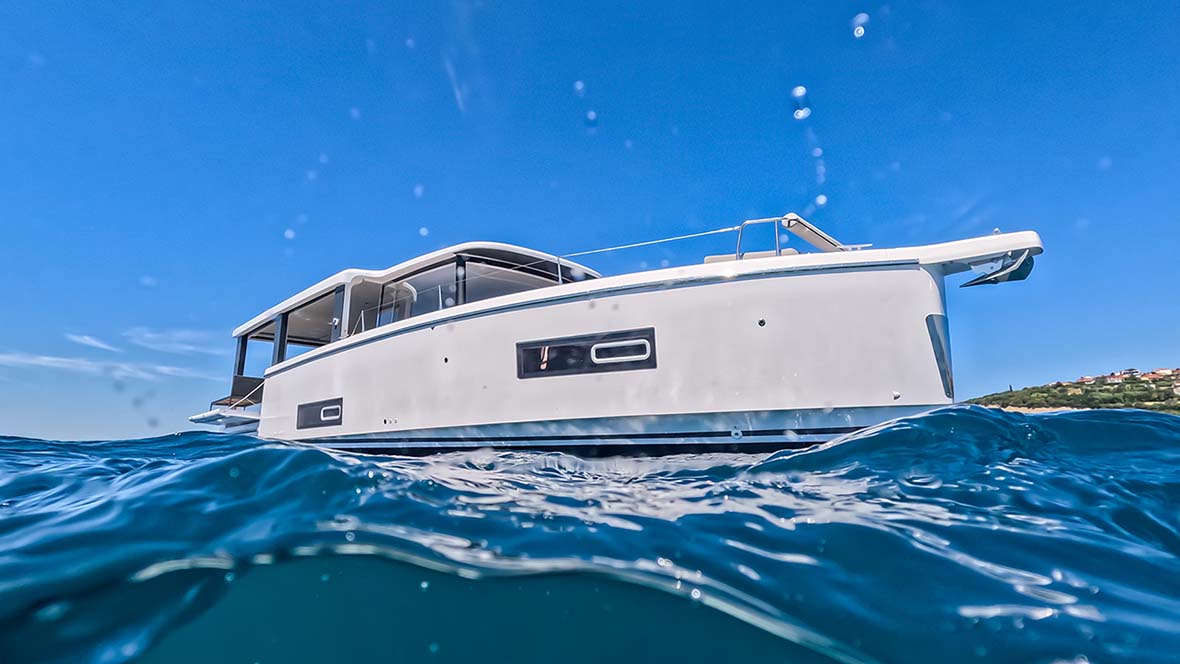 SEA_LOFT_480_EXTERIOR (2)-Jeanneau-Motoryacht-kl Bavaria C42 Exterieur